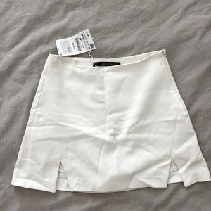 Zara form fitting white skort